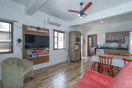 Casa à venda com 390m², 4 quartos e 4 vagasCasa fundos