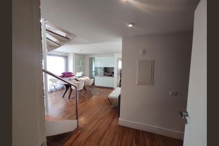 Apartamento para alugar com 104m², 1 quarto e 2 vagas
