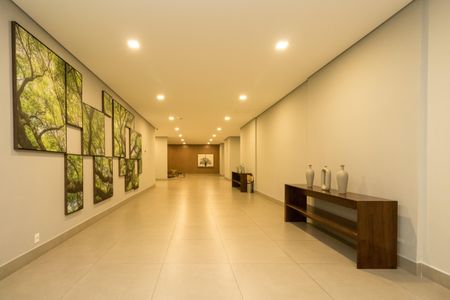 Apartamento à venda com 75m², 2 quartos e 1 vaga Apartamento à venda com 75m², 2 quartos e 1 vagaHall social