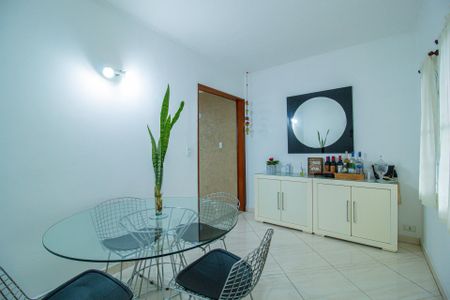 Casa à venda com 205m², 4 quartos e 2 vagas