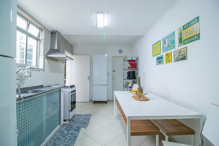 Casa à venda com 205m², 4 quartos e 2 vagas