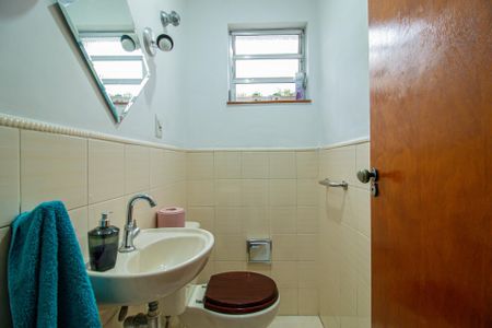 Casa à venda com 205m², 4 quartos e 2 vagas