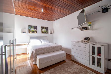 Casa à venda com 205m², 4 quartos e 2 vagas
