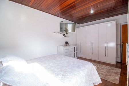 Casa à venda com 205m², 4 quartos e 2 vagas