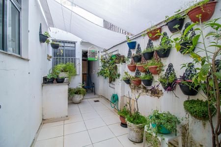 Casa à venda com 205m², 4 quartos e 2 vagas