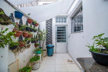 Casa à venda com 205m², 4 quartos e 2 vagas