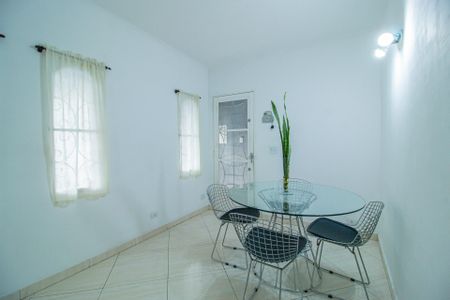 Casa à venda com 205m², 4 quartos e 2 vagas
