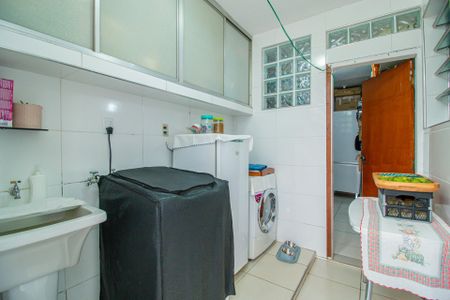 Casa à venda com 205m², 4 quartos e 2 vagas