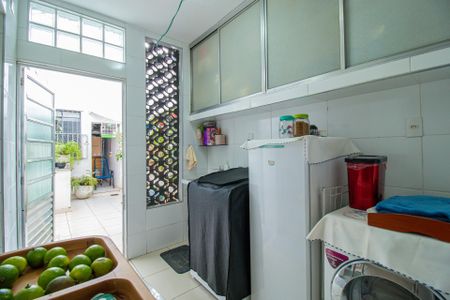 Casa à venda com 205m², 4 quartos e 2 vagas