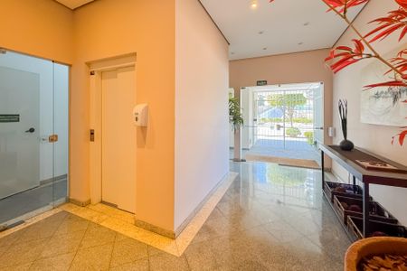 Apartamento à venda com 100m², 3 quartos e 2 vagas Apartamento à venda com 100m², 3 quartos e 2 vagasHall social