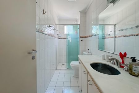 Apartamento à venda com 100m², 3 quartos e 2 vagas Apartamento à venda com 100m², 3 quartos e 2 vagasBanheiro da Suíte