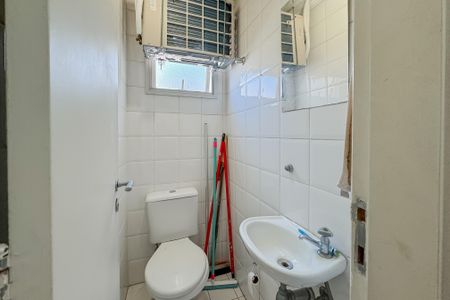 Apartamento à venda com 100m², 3 quartos e 2 vagas Apartamento à venda com 100m², 3 quartos e 2 vagasBanheiro de serviço