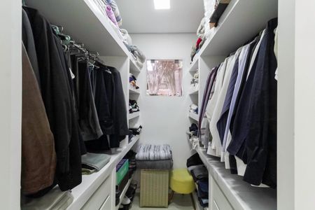 Casa à venda com 5400m², 4 quartos e 15 vagasCloset da suíte
