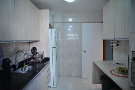 Apartamento à venda com 77m², 2 quartos e 1 vagaCozinha