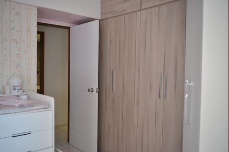 Apartamento à venda com 77m², 2 quartos e 1 vagaQuarto 2