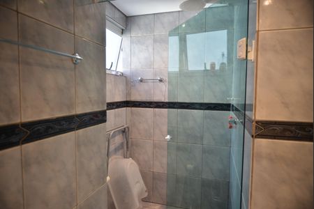 Apartamento à venda com 77m², 2 quartos e 1 vagaBanheiro Social