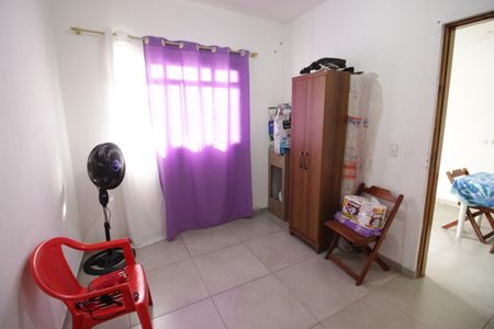 Sala 1 de casa para alugar com 2 quartos, 145m² em Metalúrgicos, Osasco
