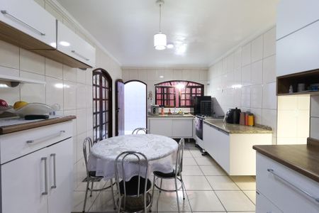 Casa à venda com 240m², 3 quartos e 3 vagas Casa à venda com 240m², 3 quartos e 3 vagasCozinha