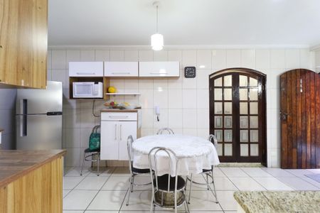 Casa à venda com 240m², 3 quartos e 3 vagas Casa à venda com 240m², 3 quartos e 3 vagasCozinha