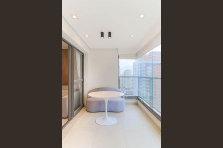 Apartamento à venda com 65m², 2 quartos e 1 vaga Apartamento à venda com 65m², 2 quartos e 1 vagaVaranda