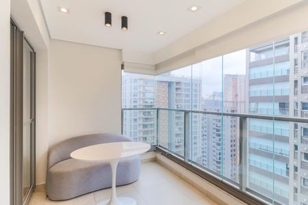 Apartamento à venda com 65m², 2 quartos e 1 vaga Apartamento à venda com 65m², 2 quartos e 1 vagaVaranda