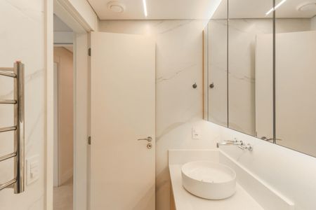 Apartamento à venda com 65m², 2 quartos e 1 vaga Apartamento à venda com 65m², 2 quartos e 1 vagaBanheiro da Suíte