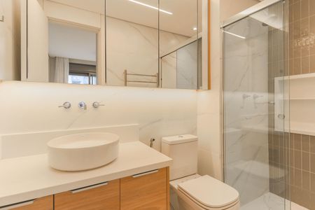 Apartamento à venda com 65m², 2 quartos e 1 vaga Apartamento à venda com 65m², 2 quartos e 1 vagaBanheiro da Suíte