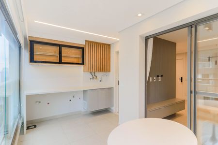 Apartamento à venda com 65m², 2 quartos e 1 vaga Apartamento à venda com 65m², 2 quartos e 1 vagaVaranda