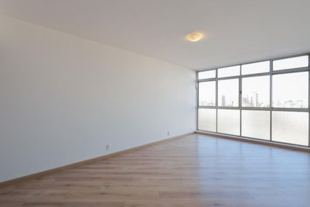 Apartamento à venda com 83m², 3 quartos e 1 vagaSala