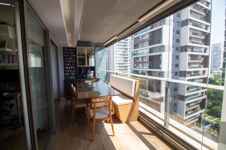 Apartamento para alugar com 65m², 2 quartos e 1 vaga Apartamento para alugar com 65m², 2 quartos e 1 vagaVaranda