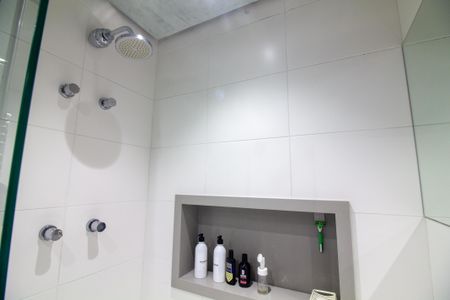 Apartamento para alugar com 65m², 2 quartos e 1 vaga Apartamento para alugar com 65m², 2 quartos e 1 vagaBanheiro da Suíte