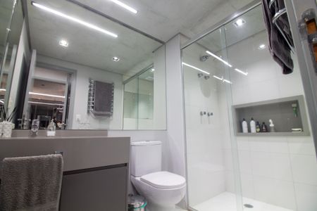 Apartamento para alugar com 65m², 2 quartos e 1 vaga Apartamento para alugar com 65m², 2 quartos e 1 vagaBanheiro da Suíte