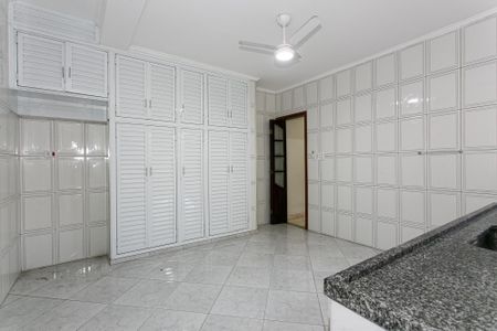Casa à venda com 149m², 3 quartos e 3 vagas Casa à venda com 149m², 3 quartos e 3 vagasCozinha