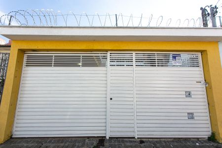 Casa à venda com 149m², 3 quartos e 3 vagas Casa à venda com 149m², 3 quartos e 3 vagasFachada