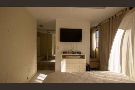 Apartamento à venda com 340m², 4 quartos e 3 vagasSuíte 2