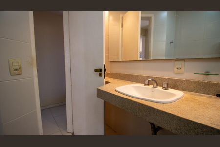 Apartamento à venda com 340m², 4 quartos e 3 vagasBanheiro Social 2