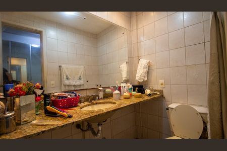 Apartamento à venda com 340m², 4 quartos e 3 vagasBanheiro da Suíte 1