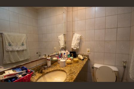 Apartamento à venda com 340m², 4 quartos e 3 vagasBanheiro da Suíte 1