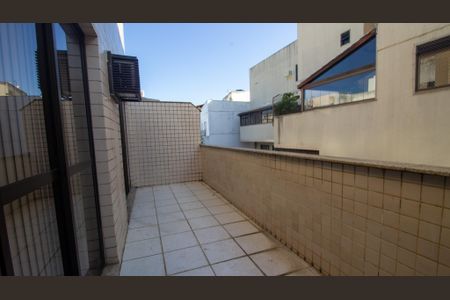 Apartamento à venda com 340m², 4 quartos e 3 vagasSacada da Suíte 1