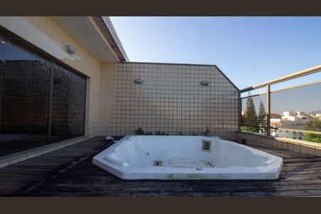 Apartamento à venda com 340m², 4 quartos e 3 vagasVaranda da Cobertura