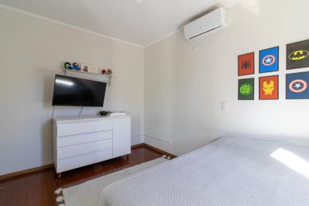 Casa à venda com 450m², 4 quartos e 5 vagas Casa à venda com 450m², 4 quartos e 5 vagasQuarto 2