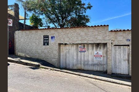 Casa à venda com 600m², 3 quartos e 3 vagasFachada