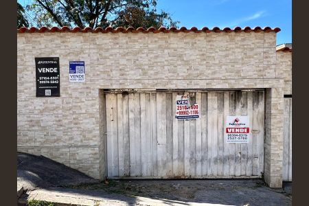 Casa à venda com 600m², 3 quartos e 3 vagasFachada