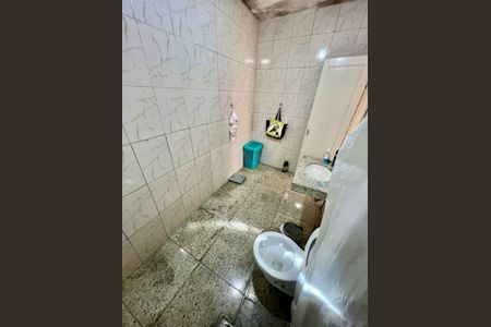 Casa à venda com 600m², 3 quartos e 3 vagasBanheiro Social