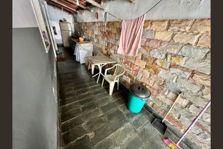 Casa à venda com 600m², 3 quartos e 3 vagasÁrea de Serviço