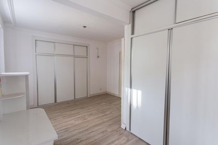 Apartamento à venda com 156m², 3 quartos e 2 vagasSuíte 1