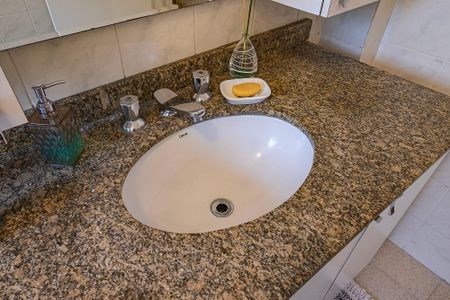 Apartamento para alugar com 90m², 2 quartos e sem vaga Apartamento para alugar com 90m², 2 quartos e sem vagaBanheiro