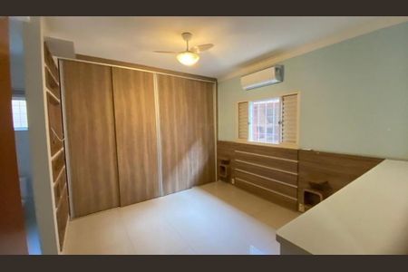 Casa à venda com 230m², 3 quartos e 2 vagas