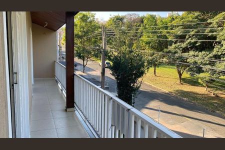 Casa à venda com 230m², 3 quartos e 2 vagas