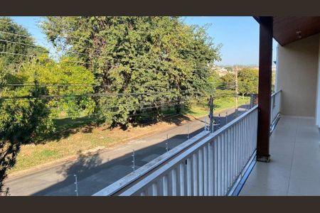 Casa à venda com 230m², 3 quartos e 2 vagas